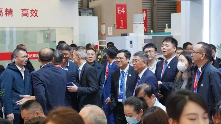 創(chuàng)世紀(jì)集團(tuán)CCMT2024簽署多項(xiàng)戰(zhàn)略合作協(xié)議，共謀機(jī)床產(chǎn)業(yè)新篇章