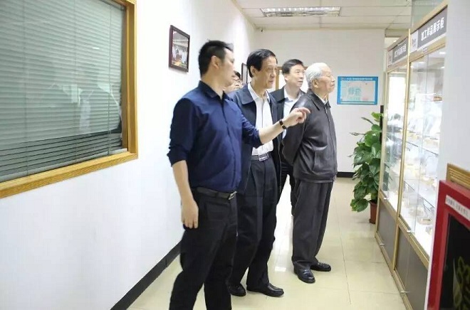 原國(guó)家航天航空工業(yè)部部長(zhǎng)林宗棠一行參觀考察 原國(guó)家航天航空工業(yè)部部長(zhǎng)林宗棠一行參觀考察